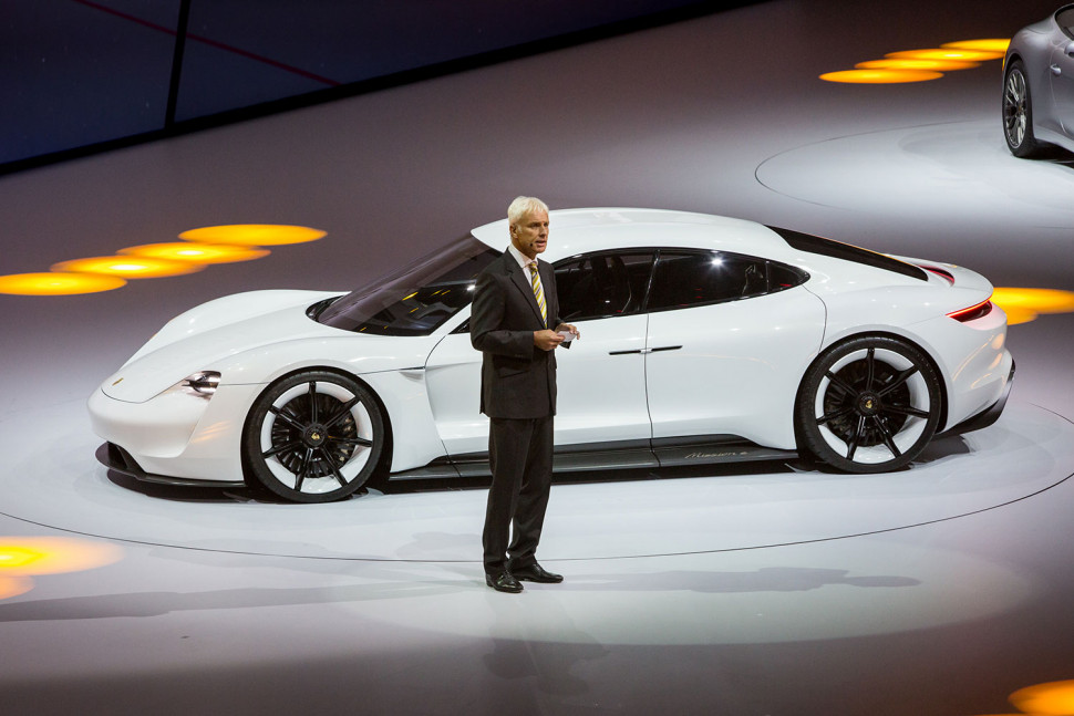 porsche-mission-e-show