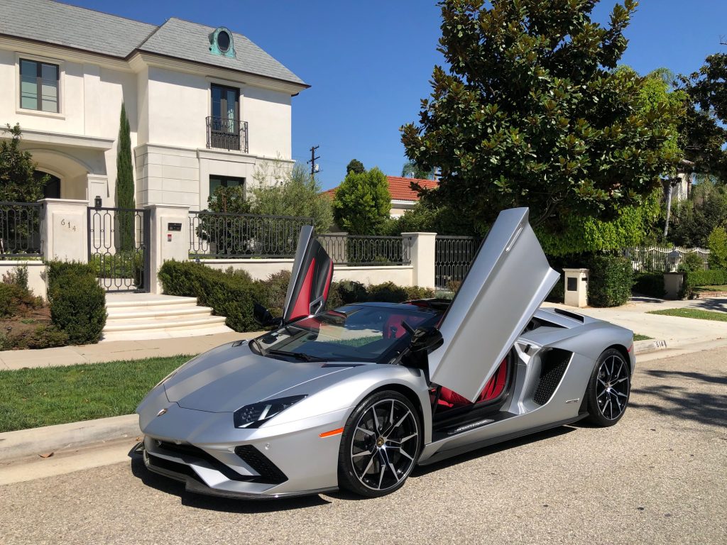 Rent Lambo Aventador Roadster